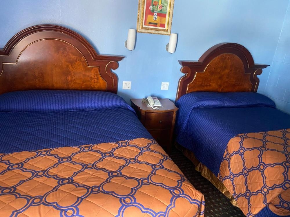 Queen Room with Two Queen Beds - Non-Smoking