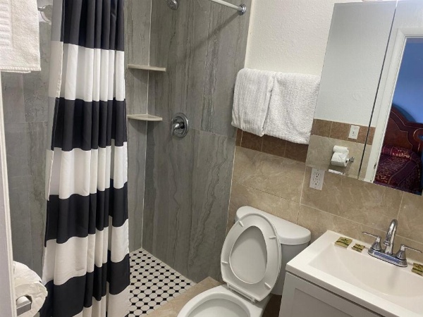 A Fisher's Inn Motel image 10